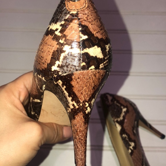 Ivanka Trump snake print round toe heels - Picture 7 of 9